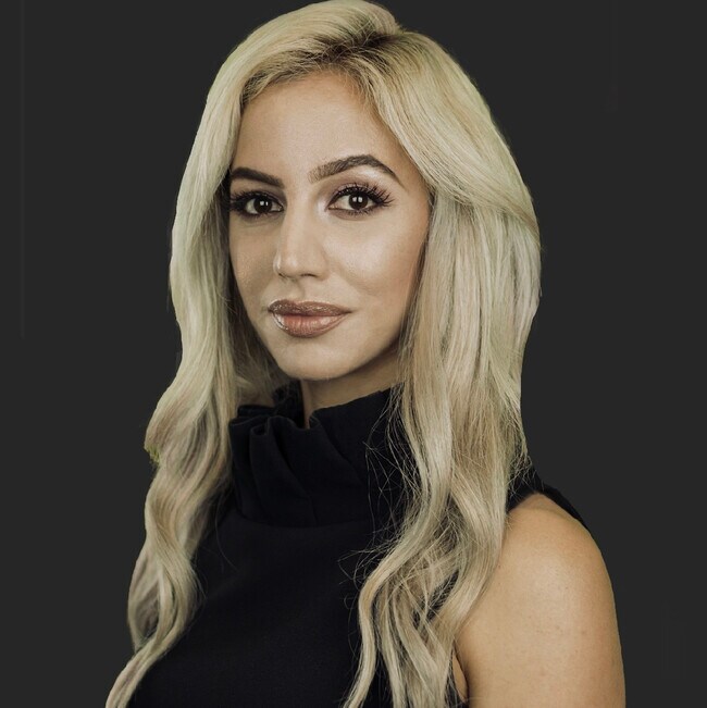Agent Photo