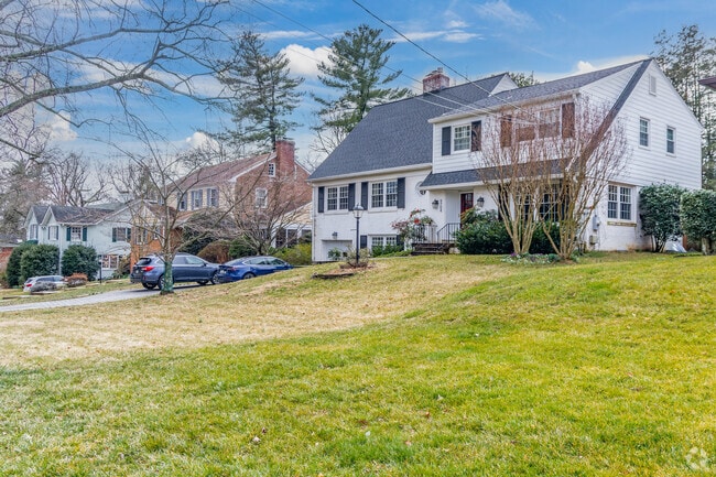 South Kensington's picturesque row of homes tells stories of charm and community.