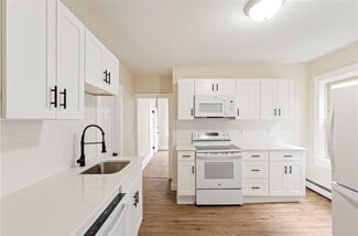9 Woodbine St, Providence, RI 02906