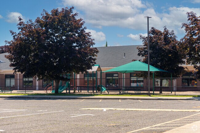 Early Childhood Education Center is located in Springfield, MA.