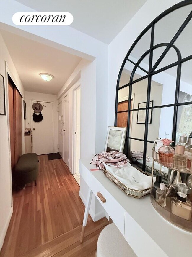 117 W 58th St, New York, NY 10019 - photo 3