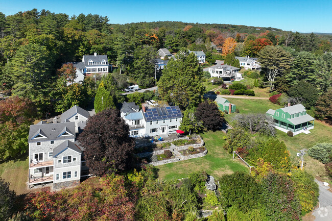 Custom homes overlook the ocean in South Freeport.