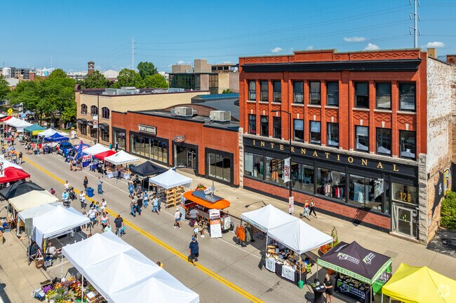 Lombardi residents can come each Wednesday to the Farmers’ Market on Broadway.