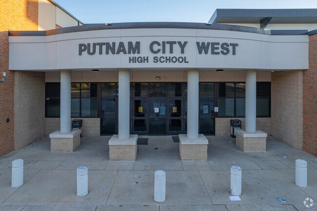 Putnam City West High School