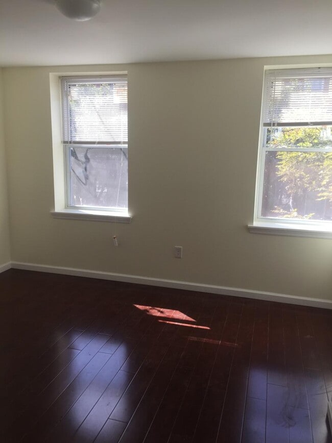 1129 Carpenter St Unit 1st fl, Philadelphia, PA 19147