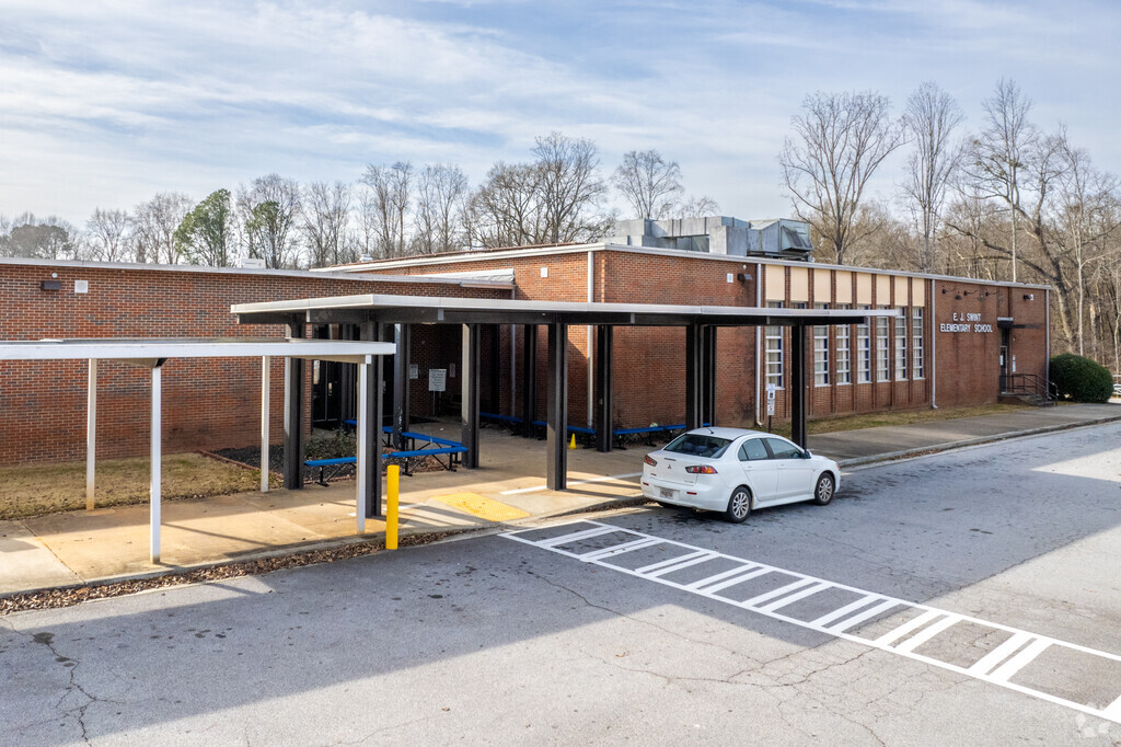 Swint Elementary School serves around 590 students daily.