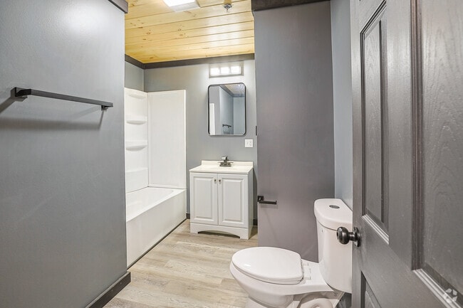 Studio - 400SF - Bathroom