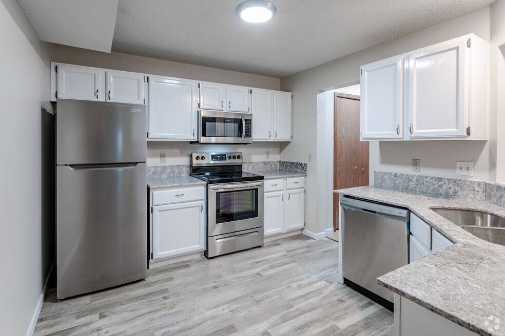 Southview Greens, Inver Grove Heights, MN 55077 - photo 1