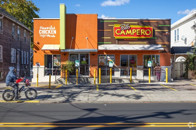 There are dozens of options when it comes to dinner time in the Ewing and Carroll neighborhood.