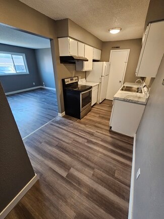 1229 Ravenwood Rd Unit 3, Waterloo, IA 50702