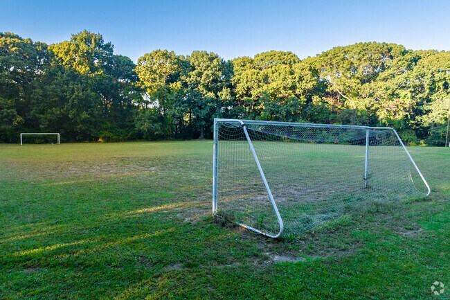 Fort Salonga Elementary School serves students grades k through 3.