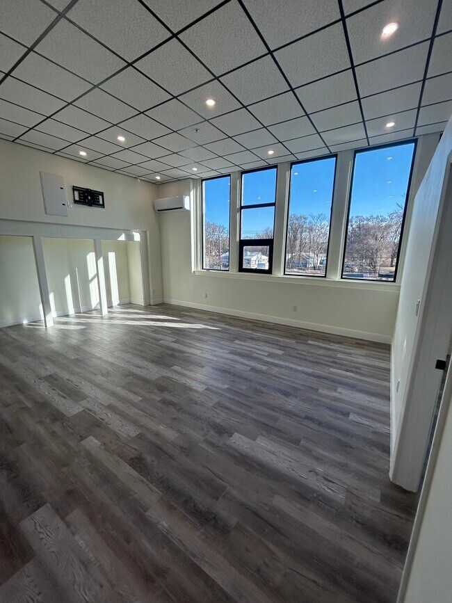 67 Sand Creek Rd unit 1, Albany, NY 12205 - photo 7