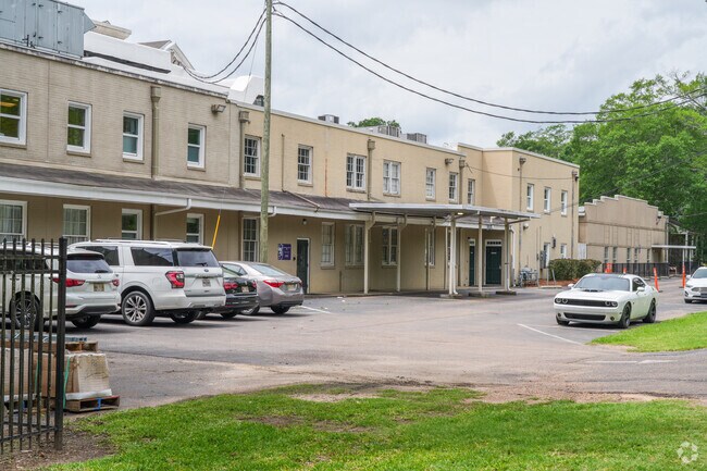The Redeemer's School serves students in Jackson and the Broadmoor neighborhood.