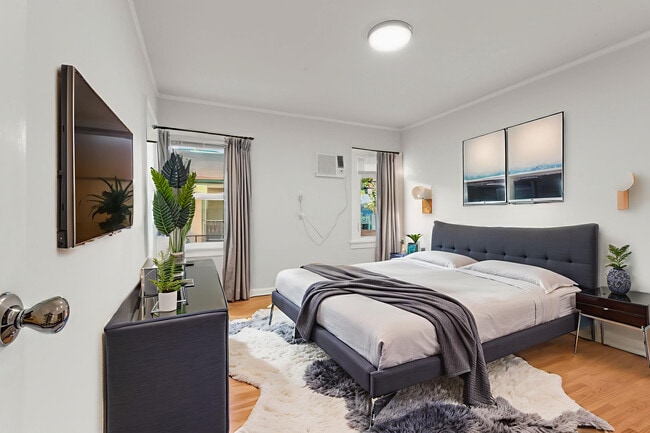 518 N Genesee Ave unit 518, Los Angeles, CA 90036 - photo 7