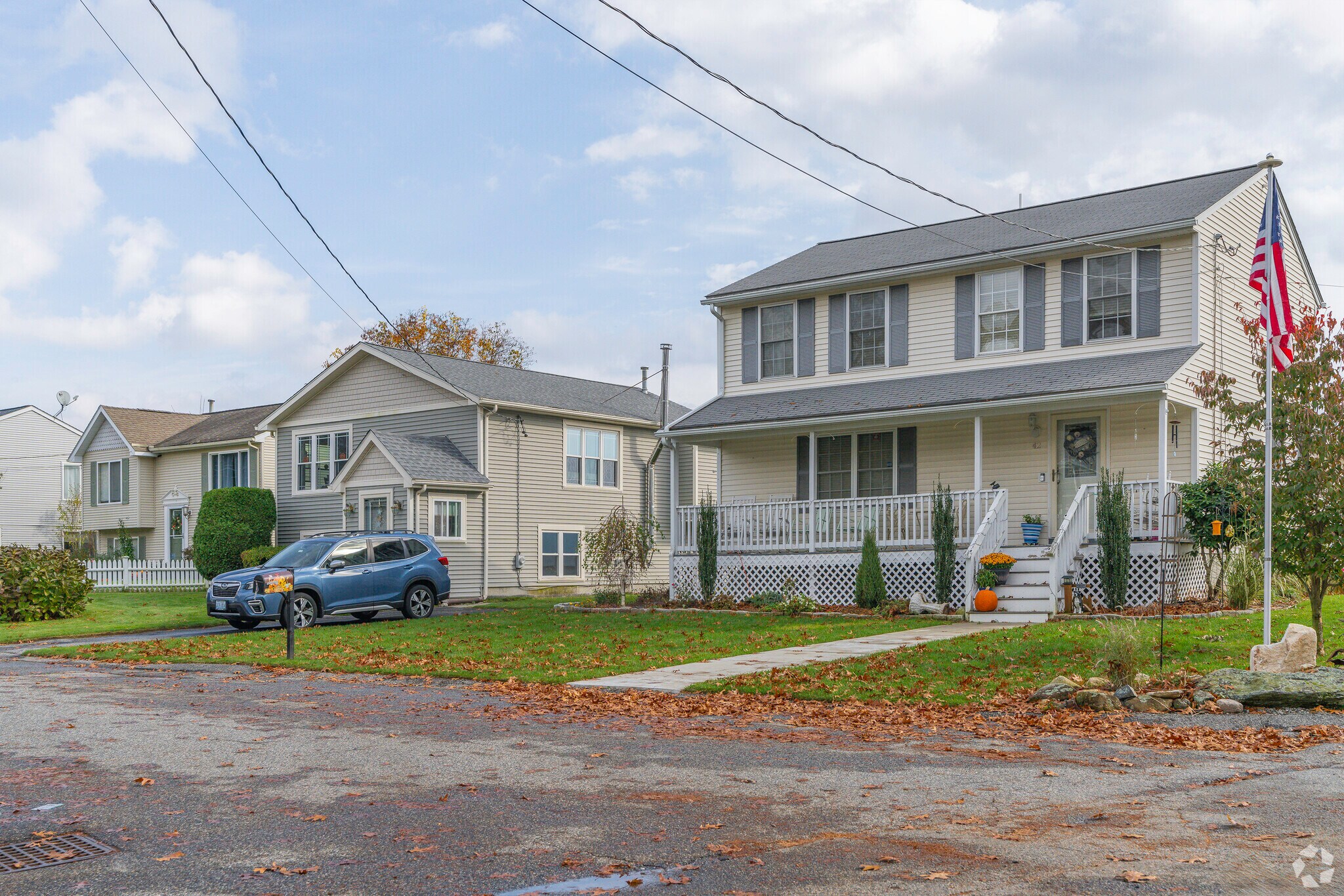 A group of two-story homes line a secluded street in Grant Mills-Diamond Hill.