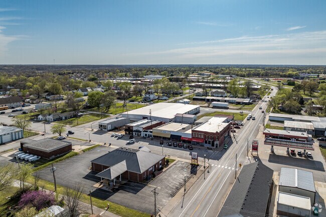 Downtown Carl Junction remains the city's center of activity with a number of local businesses.