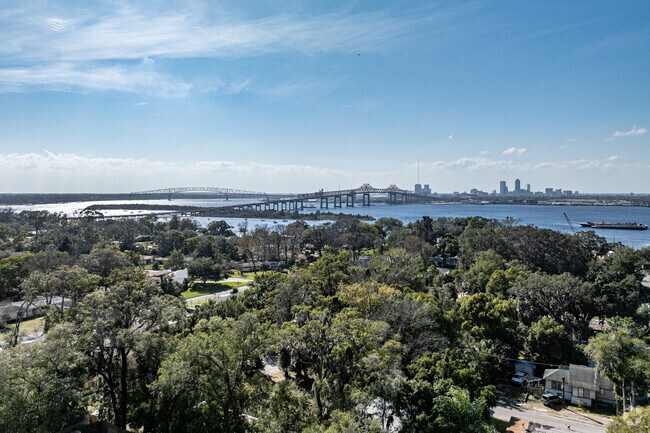 University Park residents enjoy that it is convenient to Downtown Jacksonville.