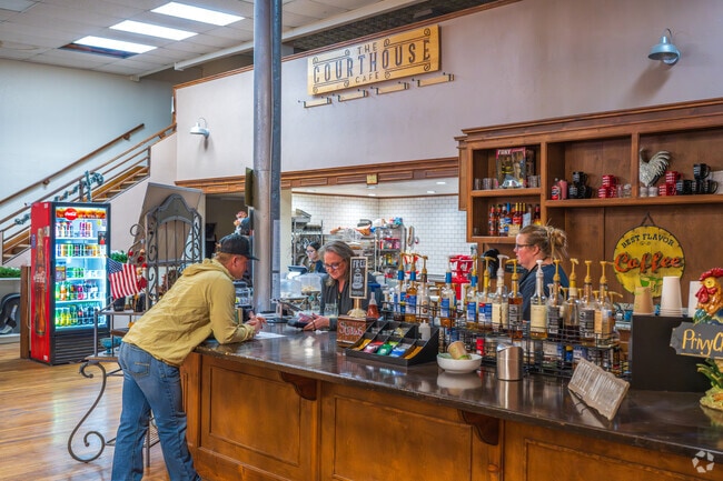 Eateries include the locally owned Courthouse Cafe, housed in a former JC Penney building.