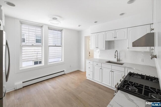 46 Garden Place, Edgewater, NJ 07020 - photo 6