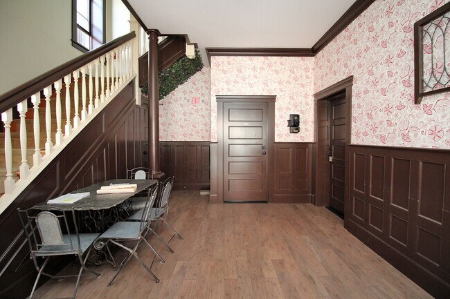 1634 NW Everett St unit 202, Portland, OR 97209 - photo 4