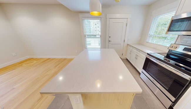 208 Banks St unit 2, Cambridge, MA 02138 - photo 7