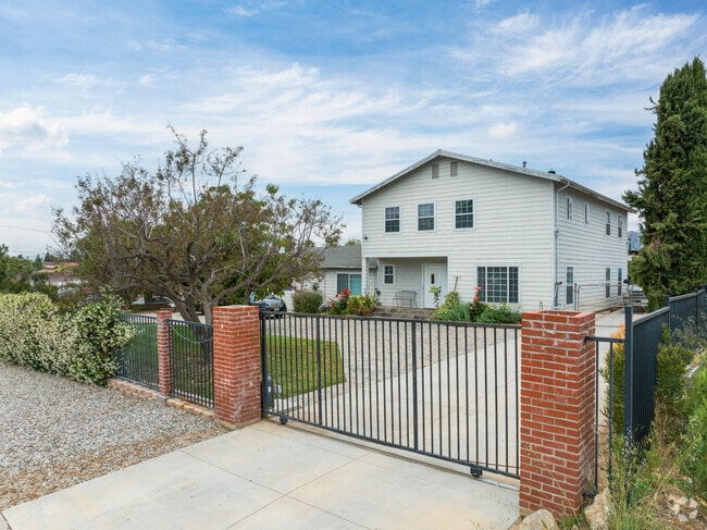 You will find many ranch-style homes in Chatsworth.