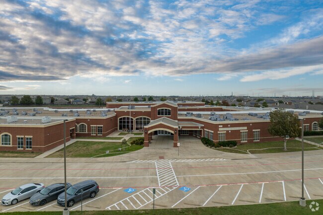 The JC Thompson Elementary School library hosts an Ultimate Book Challenge in Haslet, TX.
