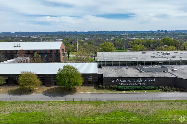 George Washington Carver High School is great place for teens to learn near Acipco-Finley.