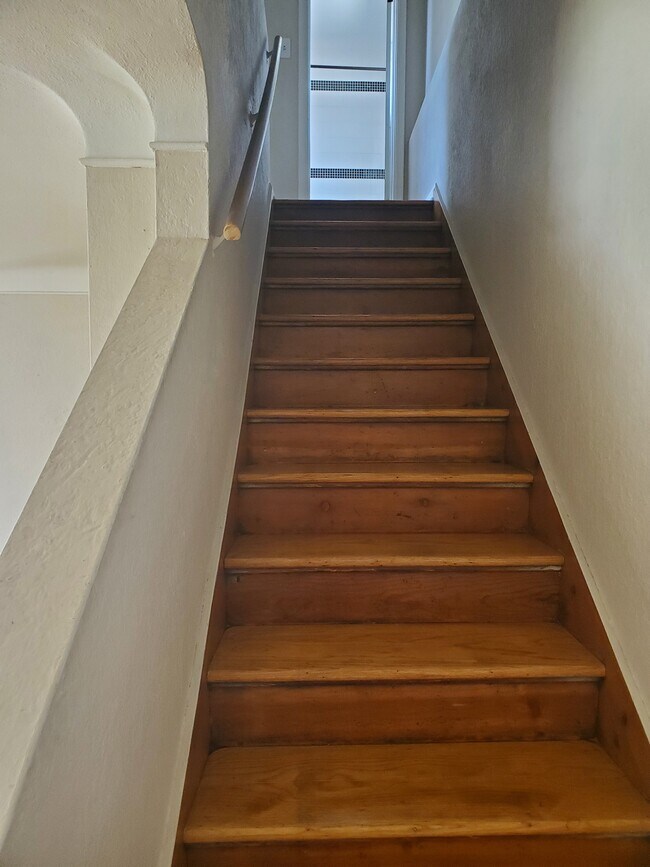 steps to upstairs bedroom