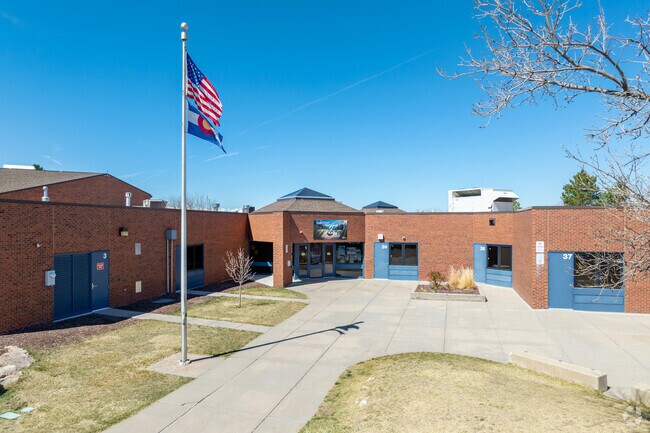 Skyview Elementary School maintains a B grade from Niche.