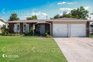 204 NE 19th St, Moore, OK 73160