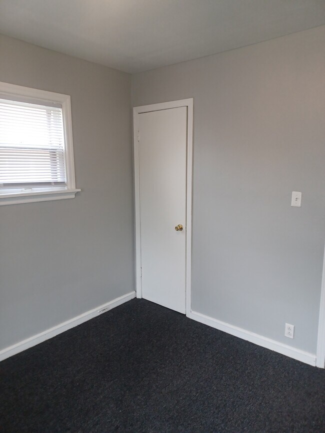 2605 W Victory Ln unit 2, Milwaukee, WI 53209 - photo 5
