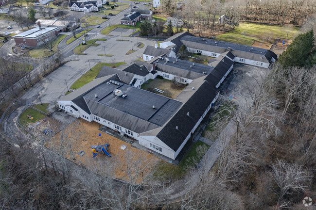 Center Elementary School at 8 Obtuse Hill Road in Brookfield, CT.
