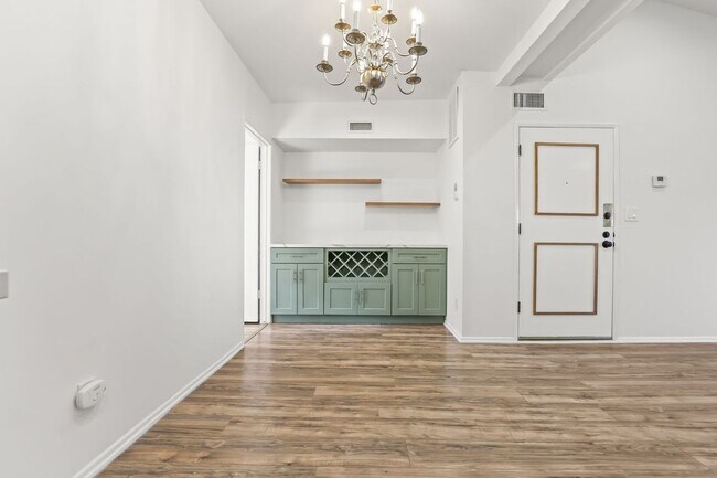 5500 Lindley Ave, Encino, CA 91316 - photo 6