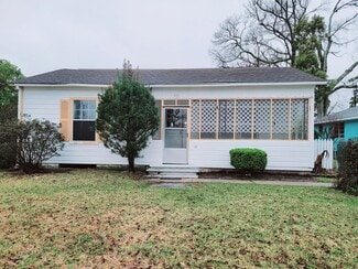 813 28th St, Orange, TX 77630