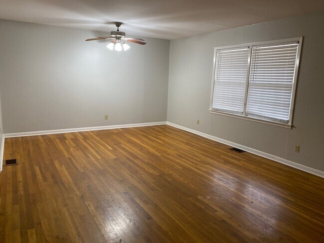 135 Ayers Dr, Jackson, TN 38301 - photo 6