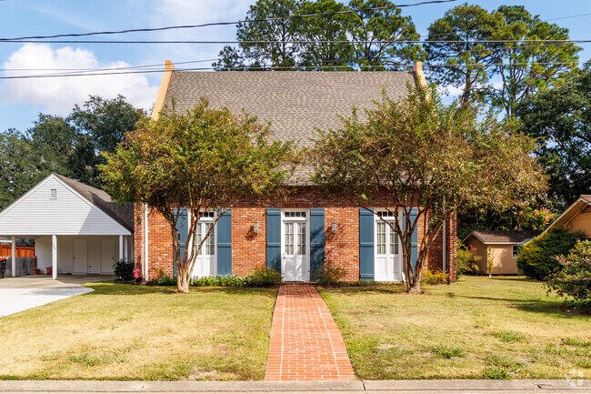 One-story Colonial-style homes are some of the oldest options in Oaklawn.