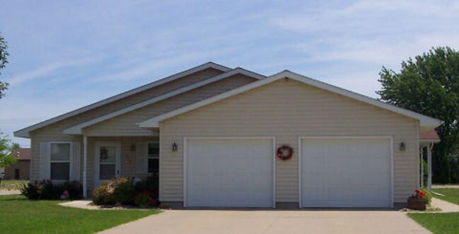 627 Mary Kay Ave unit a, Tomah, WI 54660 - photo 2