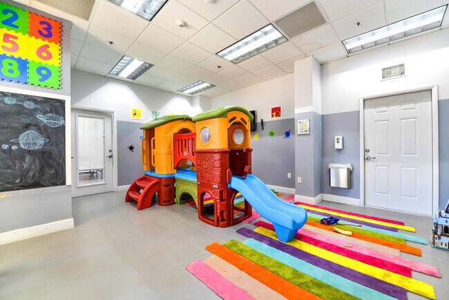 1 SE 12th St unit ID1022219P, Miami, FL 33131 - photo 7