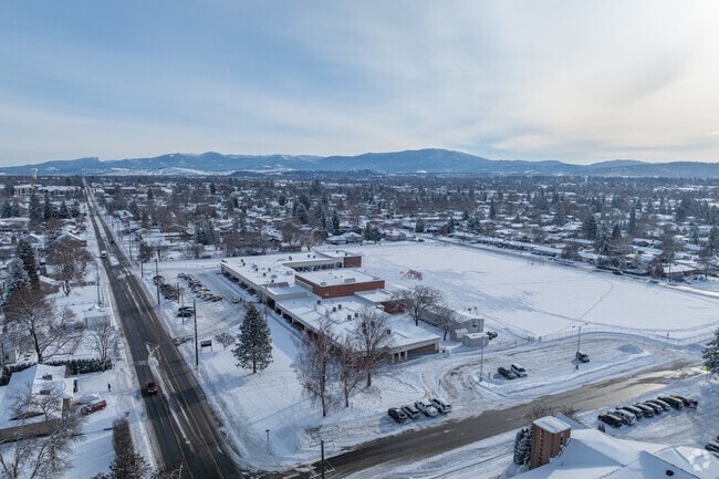 Broadway Elementary is located in a mostly residential neighborhood.
