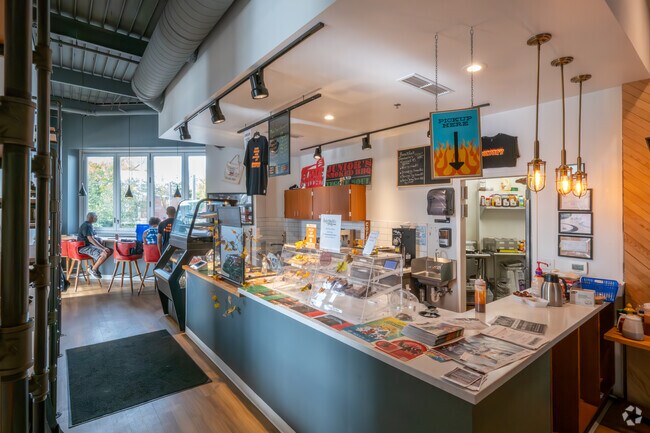 Junior's Smoked BBQ offers delicious BBQ located in Sherman Phoenix.