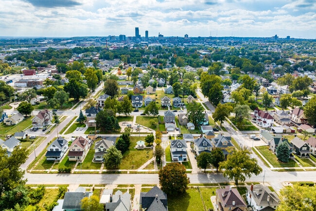Binney Wirt Spencer is a residential neighborhood in Northwestern Omaha.