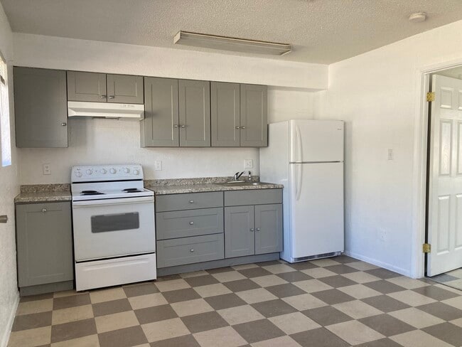Kitchen / Dining