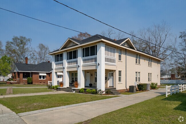 Some homes in Vidalia boast a deep front porch.