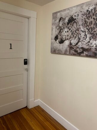 32 W Alvord St Unit 3rd floor, Springfield, MA 01108