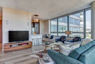 410 N Milwaukee Ave Unit 2, Chicago, IL 60654