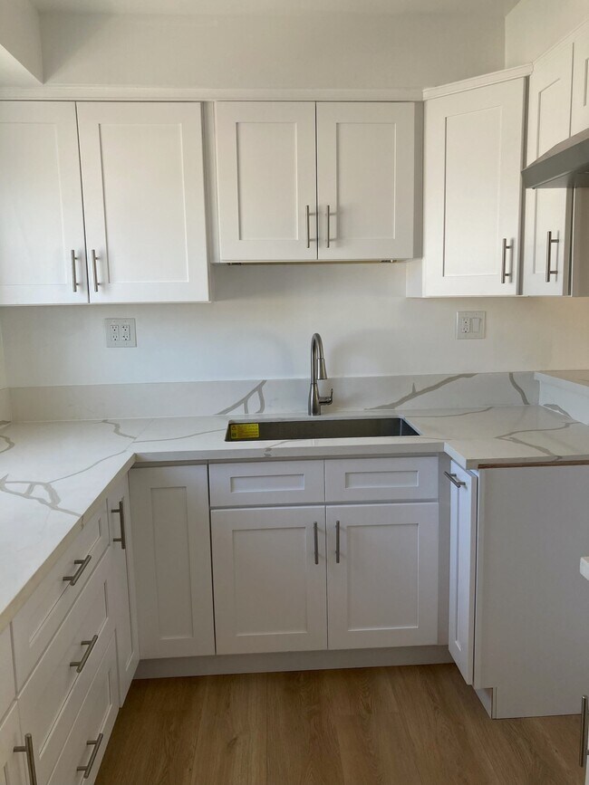 710 S Beach Blvd, Anaheim, CA 92804