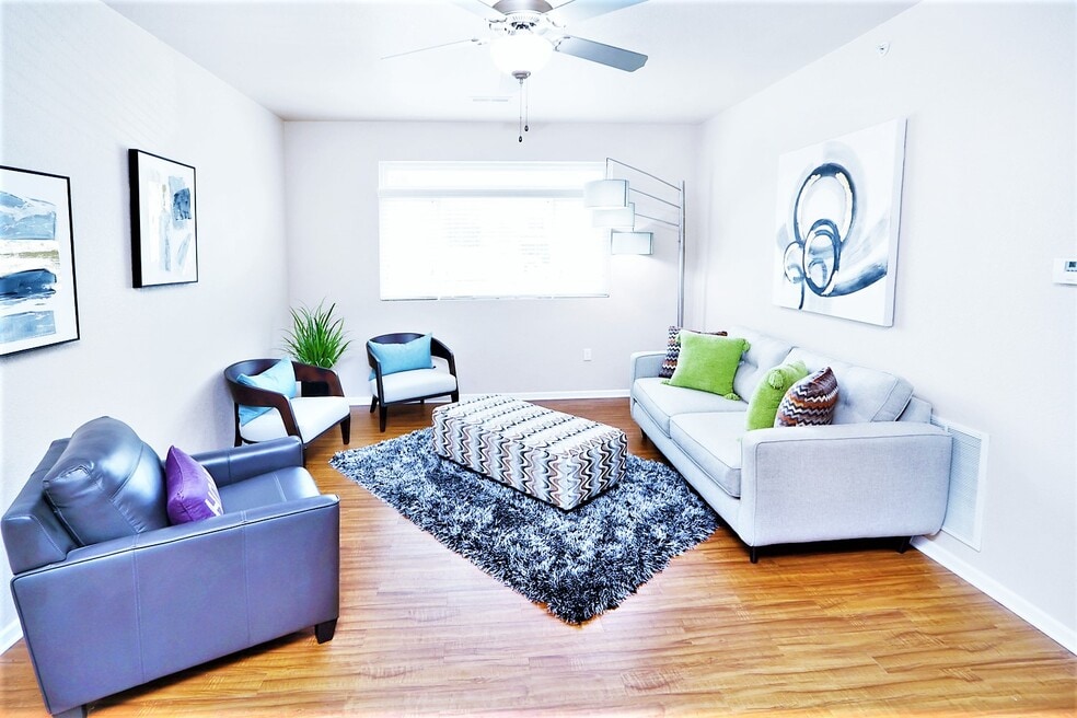 1030 Kearney St, Manhattan, KS 66502 - photo 1