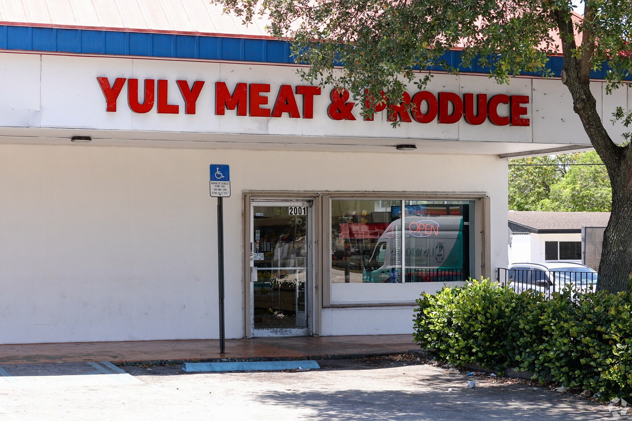 Yulus Meat Market has a wide range of Meat selection for the residents in Lauderdale Isles.