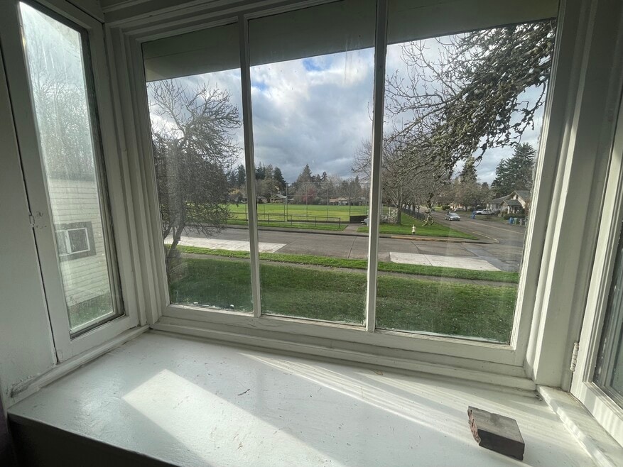 390 W 19th Ave unit 390 W. 19th unit 1, Eugene, OR 97401 - photo 1